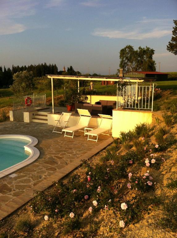 Вилла Azienda Agrituristica Bellavista Монтеспертоли Экстерьер фото